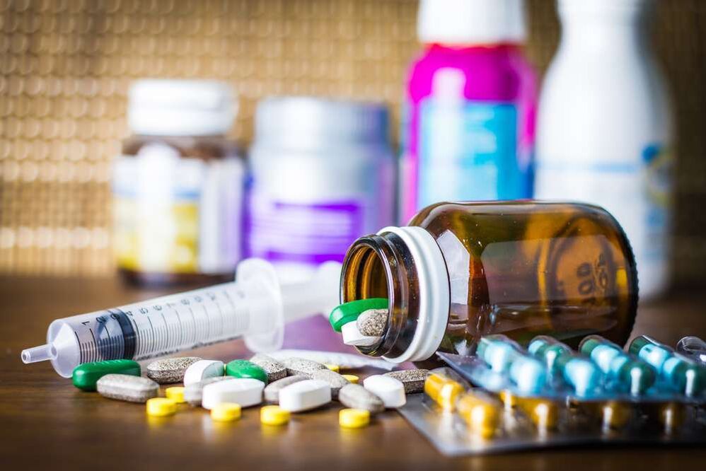 چھاتی کی ریڑھ کی ہڈی کے osteochondrosis کا منشیات کا علاج
